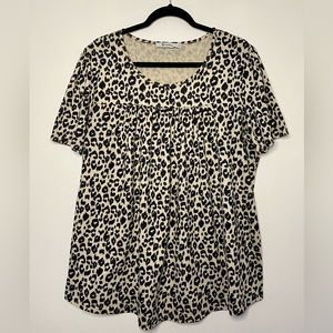 Pleated Scoop Neck Animal Print Top Sz XXL